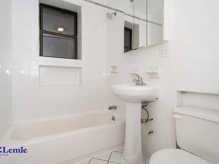 1592 2nd Ave #2RS — Photo 6
