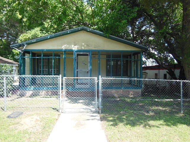 1st image of 1208 Lake Ave