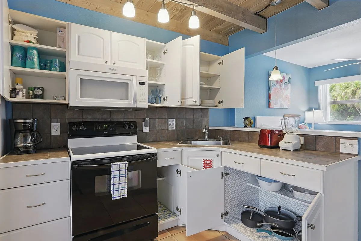 Studio, 1.0 bath, 444 sqft, $1,400 — Photo 3