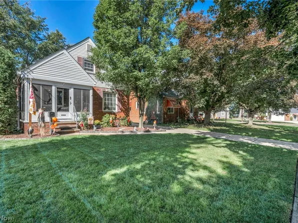 5042 W 5th St, Brooklyn Heights, OH 44131