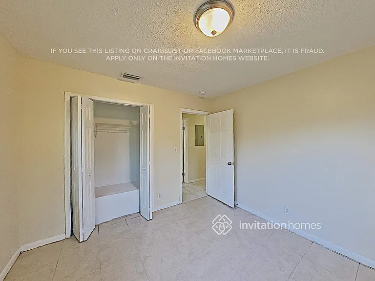 7805 NW 40th St — Photo 9
