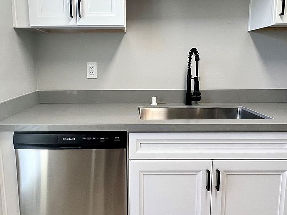 5th image of 1727 Chalcedony St #19
