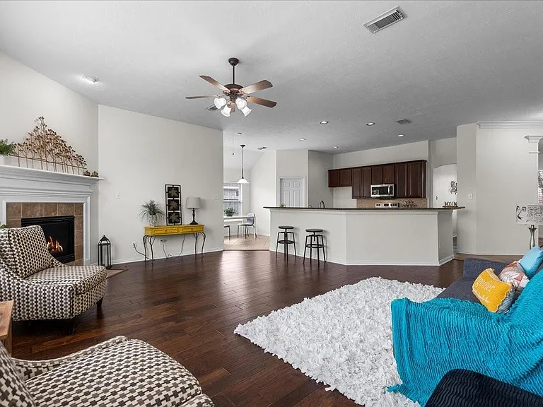 2120 Red Timber Ct — Photo 1