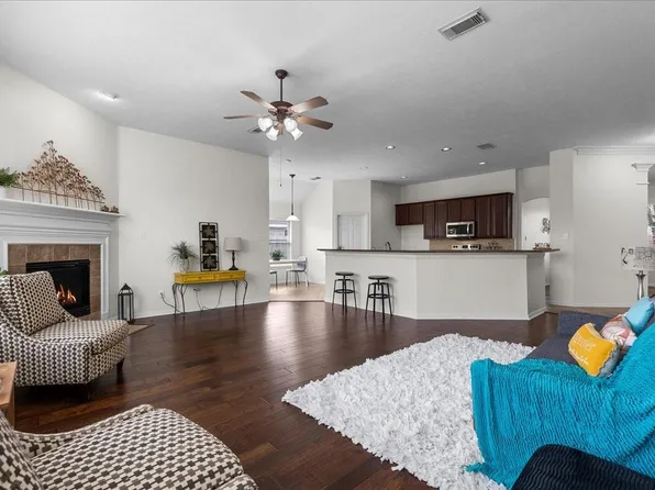 2120 Red Timber Ct, League City, TX 77573