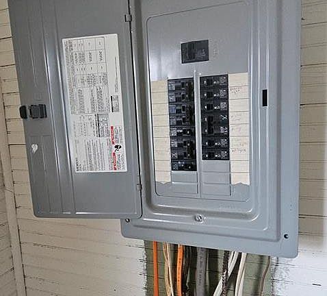 4th image of 9079 Mountain Valley Rd