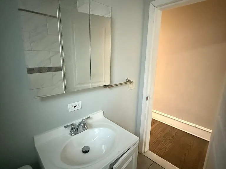 2009 E Tioga St — Photo 5