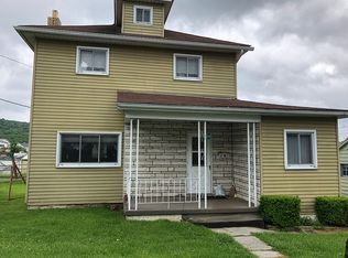 1056 Hill St, Nanty Glo, PA 15943