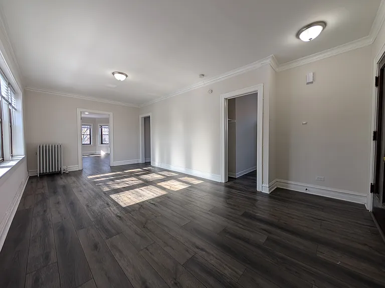 5818 W Berteau Ave #1 — Photo 7