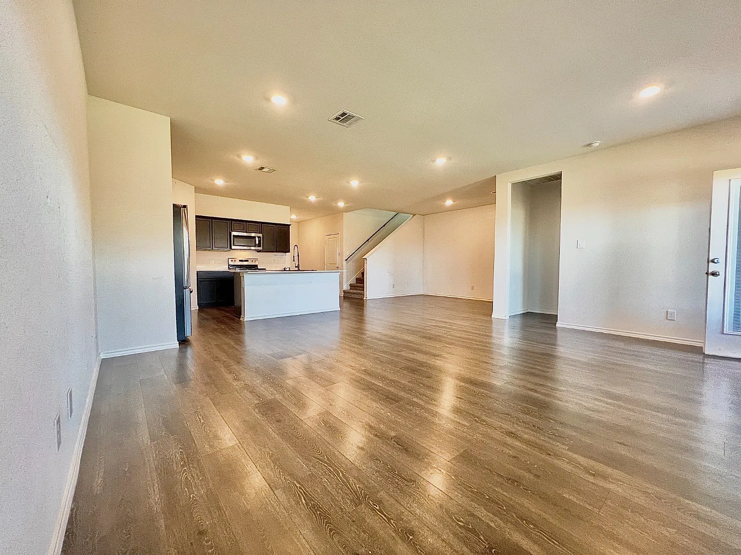 Corner-Lot 4BR with Bonus Room, Huge Yard & Resort-Style Amenities in Royse City — Photo 3