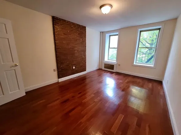 146 W 10th St #3W, New York, NY 10014
