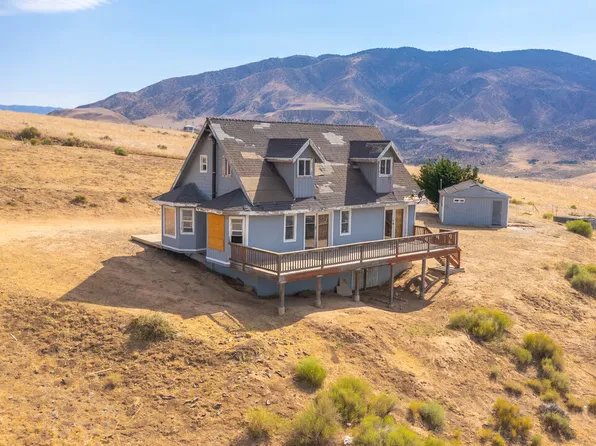 993 Hayride Rd, Frazier Park, CA 93243