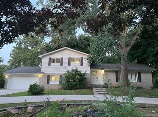 7421 Heather Heath Ln, West Bloomfield, MI 48322