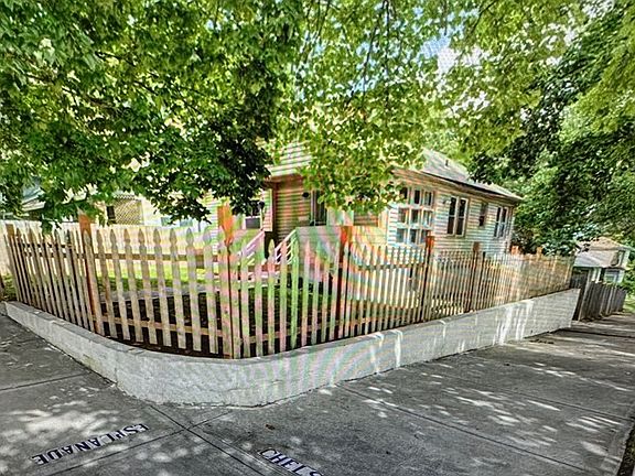 3rd image of 149 Chelsea Ave