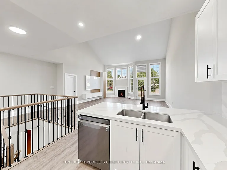 8 Durham Rd — Photo 16