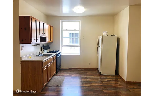 Rented by Douglas Elliman | media 10