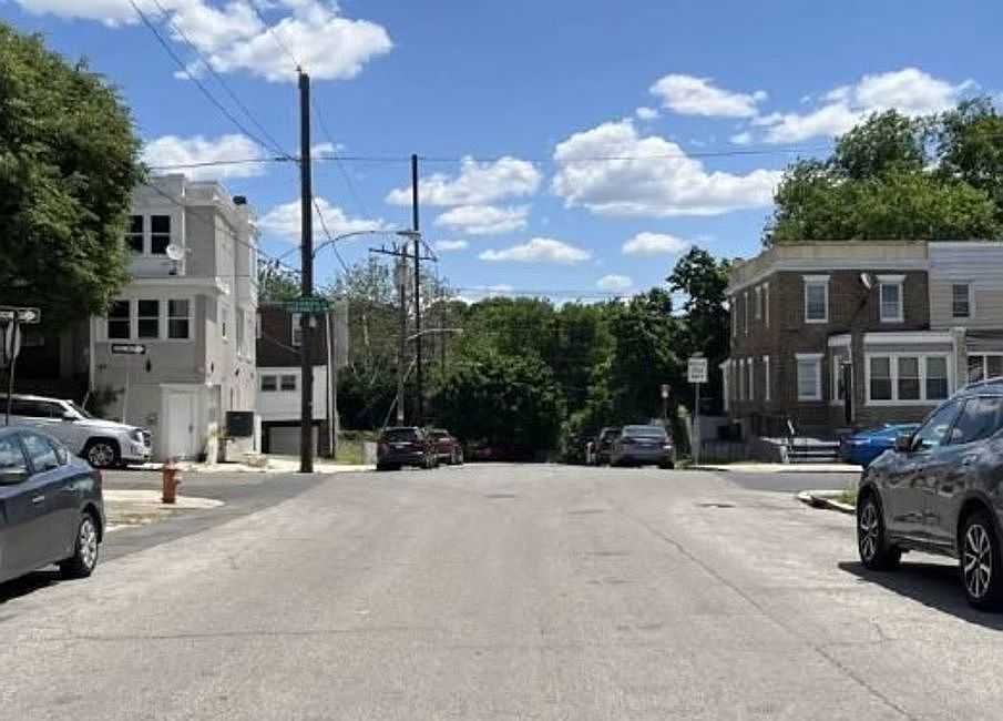 2nd image of 5324 W Columbia Ave