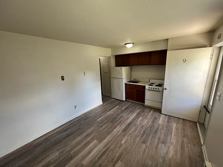 408 N Jefferson St #9 — Photo 1