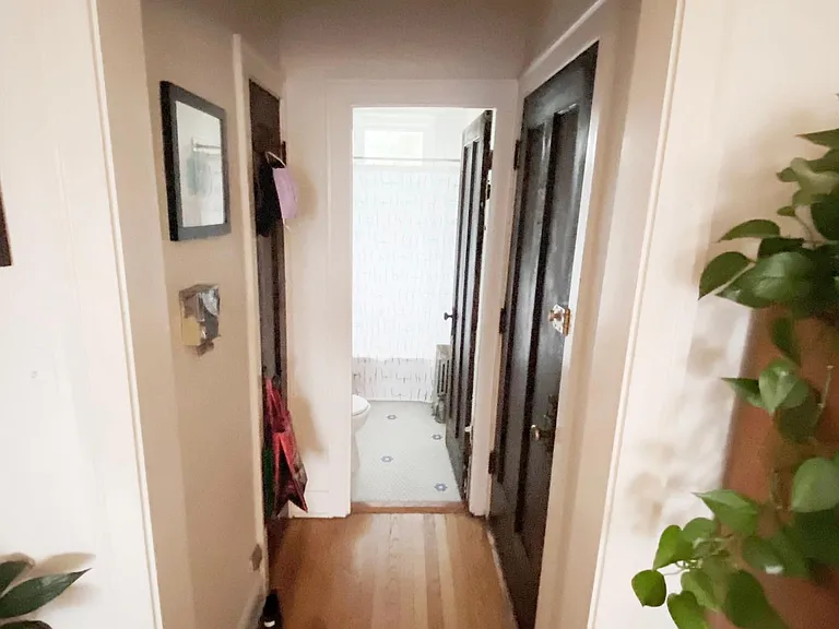 4220 N Clark St #10 — Photo 8