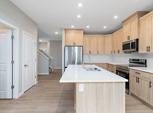 6320 King Wynd SW, Edmonton, AB T6W5J3