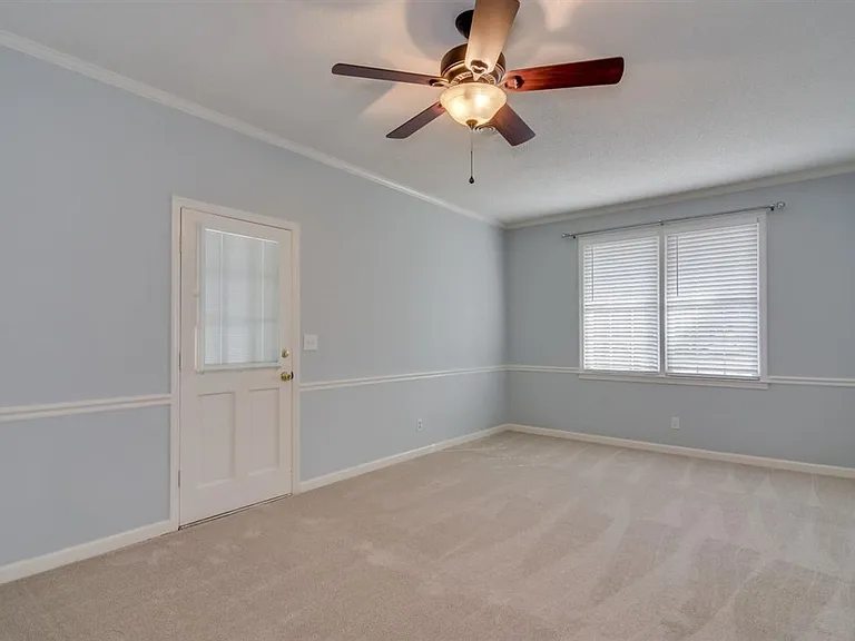 3649 Lynnwood Dr — Photo 15