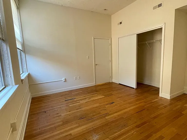 415 E. Grace Street — Photo 42