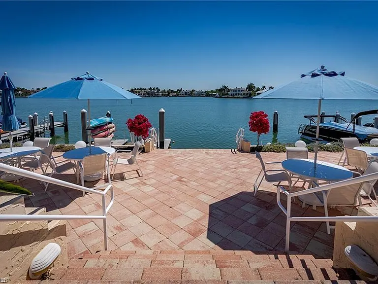 3450 Gulf Shore Blvd N #210 — Photo 28