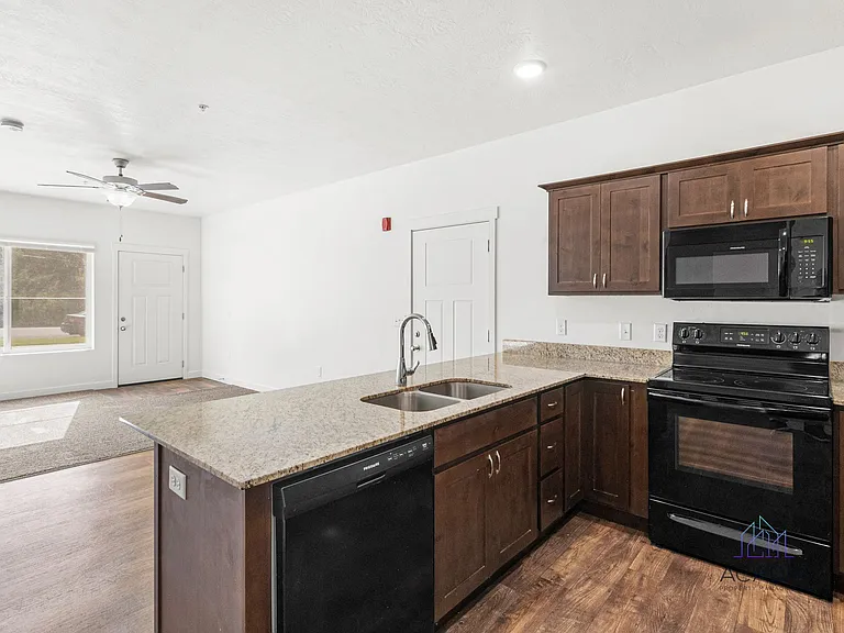 533 S 850 E — Photo 14