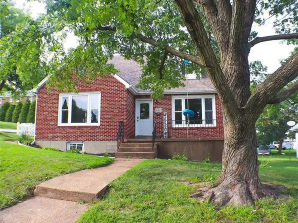 437 W 8th St, Hermann, MO 65041