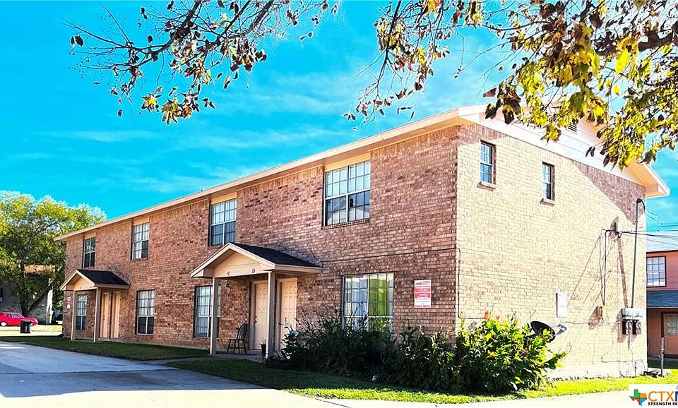 1st image of 1805 Cedarhill Dr