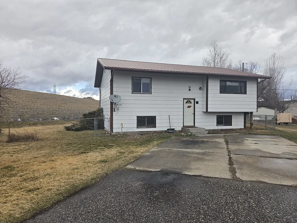 207 W Rosebud Ave