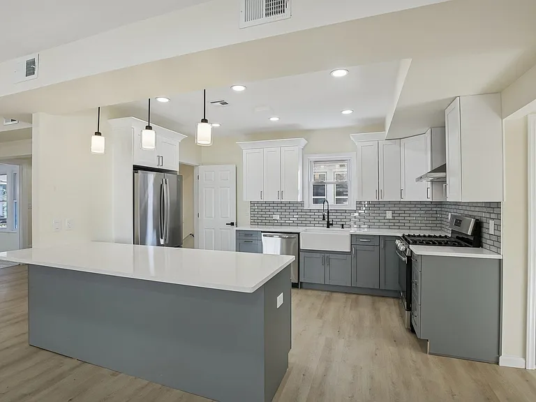 4 Lincoln Pl — Photo 14