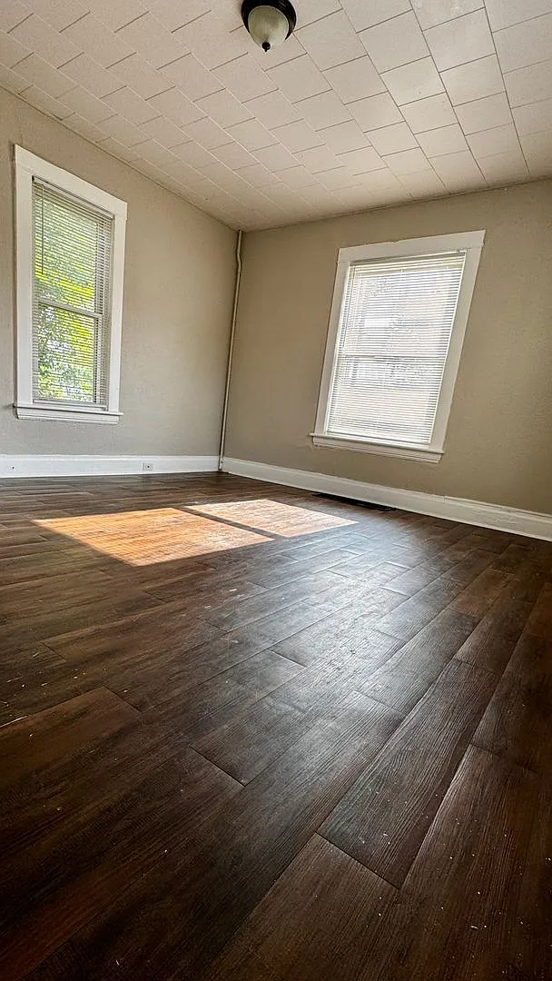 4 bed, 1.0 bath, 1198 sqft, $1,395 — Photo 4