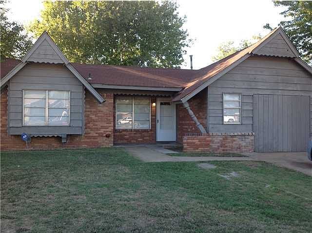 1st image of 805 Hampton Dr