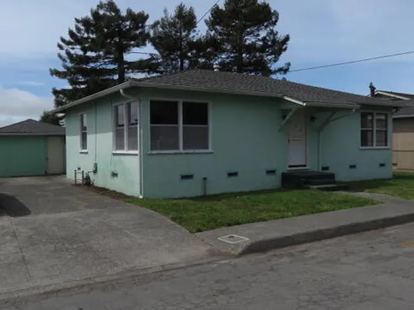 266 Orchard Ln, Fortuna, CA 95540