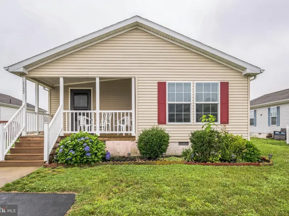 1127 Lorenzo Ln, Smyrna, DE 19977