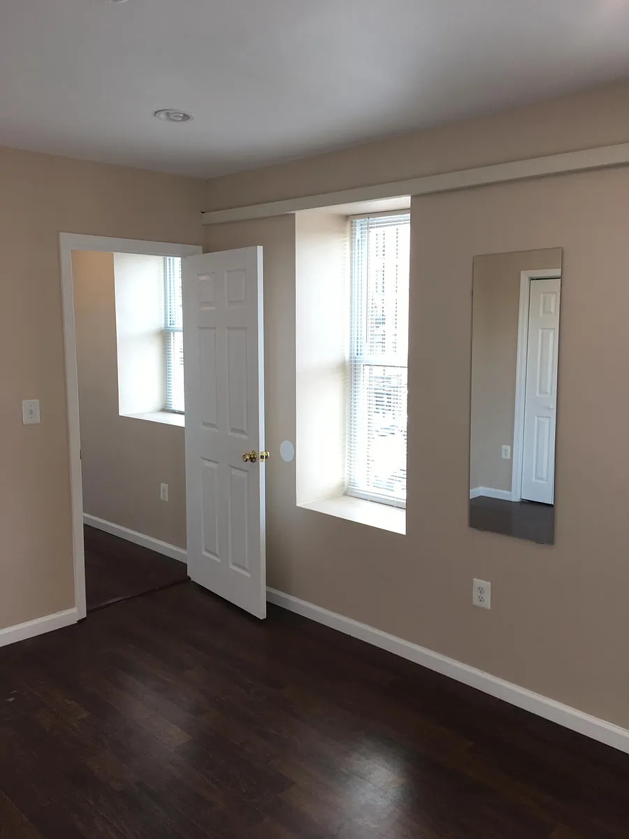 Building Photo - 1387 H St NE #3