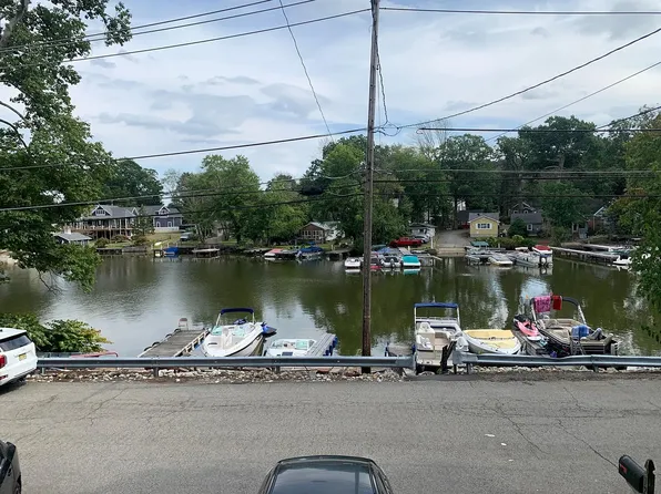 120 Hudson Ave, Hopatcong, NJ 07843