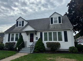 37 Vermont St FLOOR 2, Cranston, RI 02920