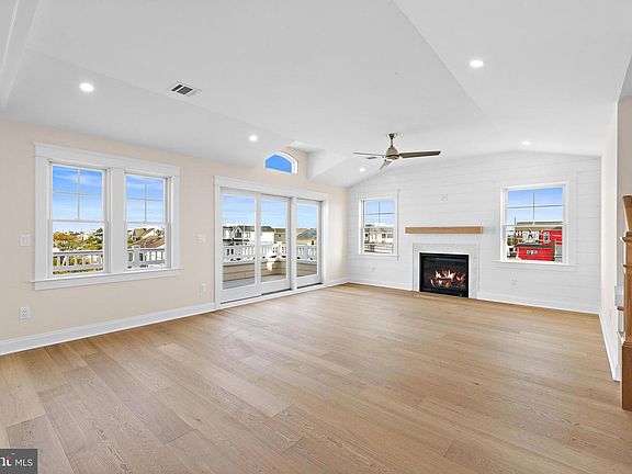 4th image of 12 E Marine Ln