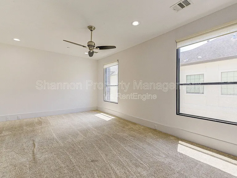 113 Tuam St — Photo 14