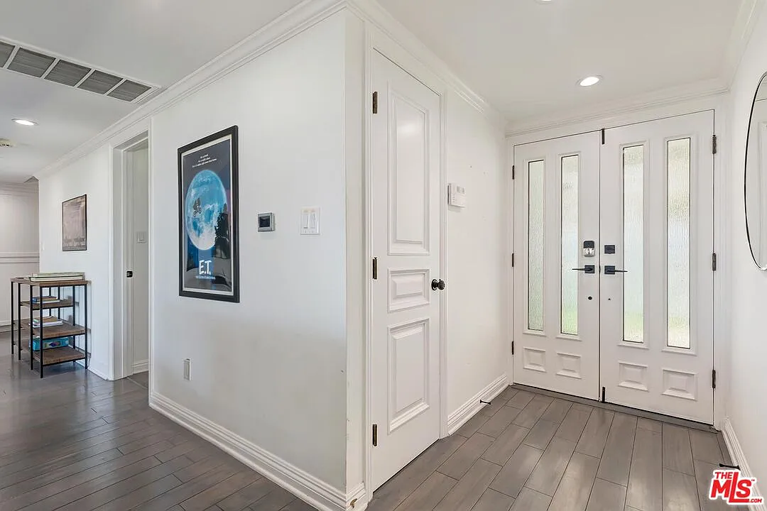 4 bed, 3.0 bath, 1915 sqft, $13,500 — Photo 2