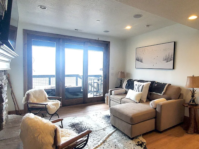 1238 Hailstone Dr — Photo 25