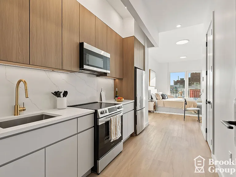 556 Baltic St #806 — Photo 1