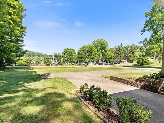 4th image of 63 W Mohawk Dr