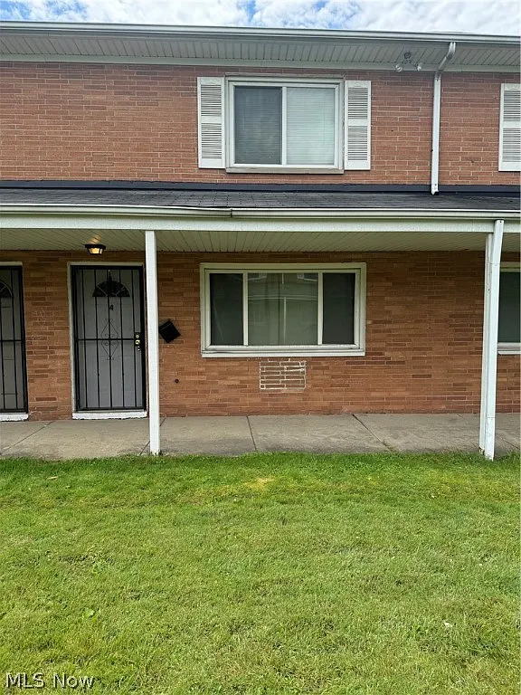 4878 Banbury Ct APT 4 photo 1