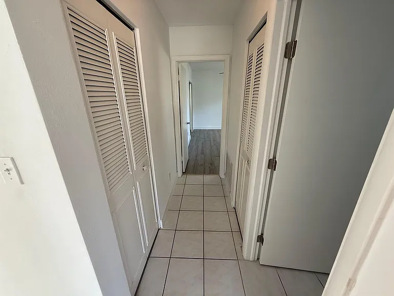 6805 NW 75th Dr — Photo 16