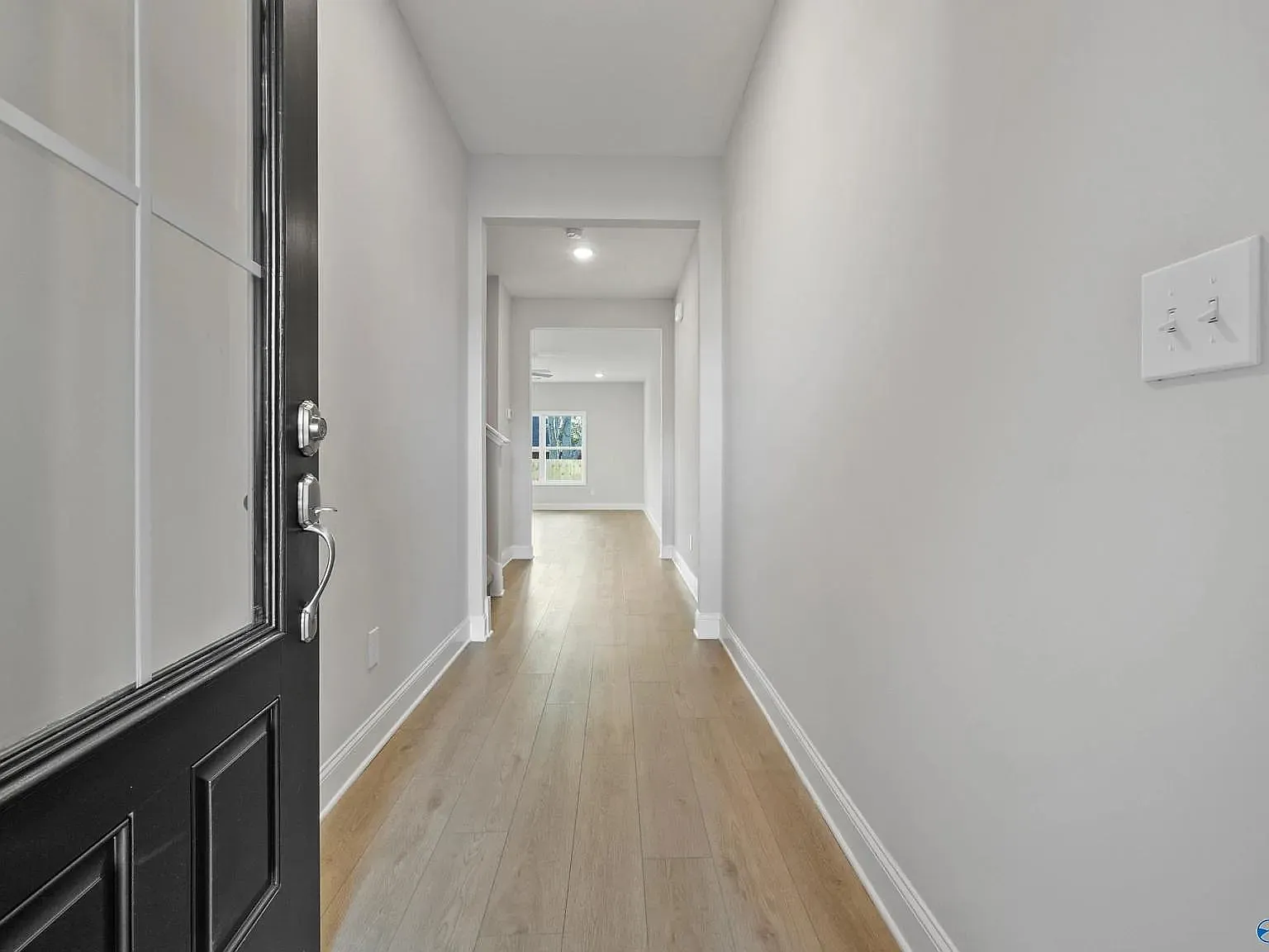 3 bed, 2.5 bath, 2198 sqft, $1,900 — Photo 3