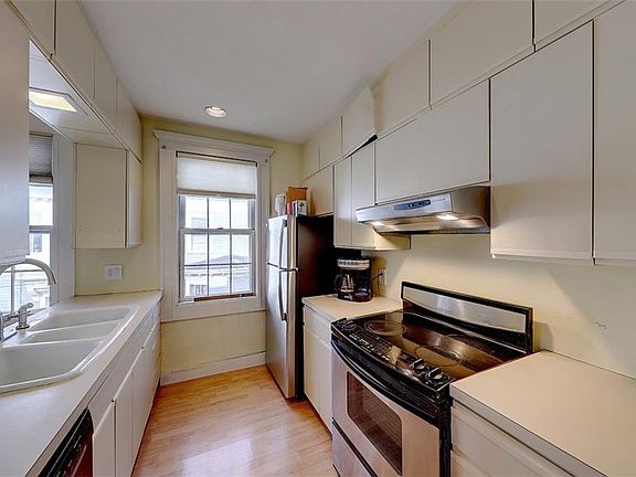 4th image of 19-21 Pratt St #2