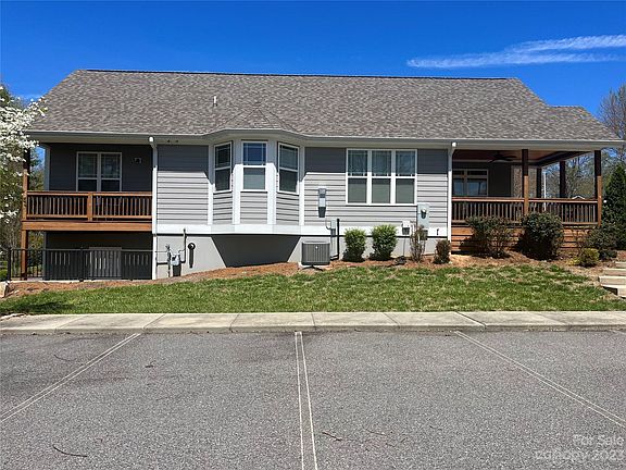 3rd image of 21 Myra Pl #117