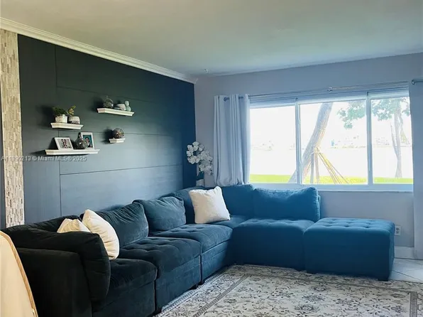 19001 NE 14th Ave APT 107, Miami, FL 33179